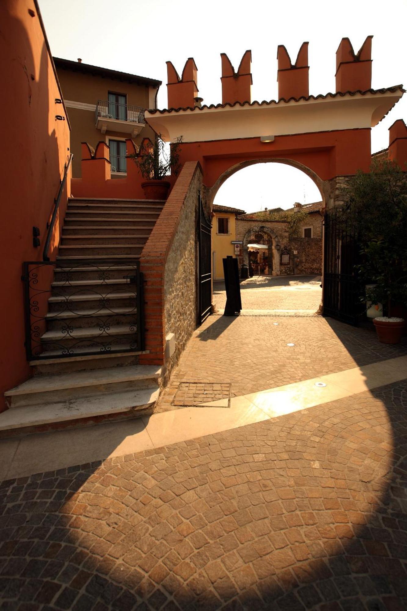 Corte San Luca Apartments บาร์โดลิโน ภายนอก รูปภาพ