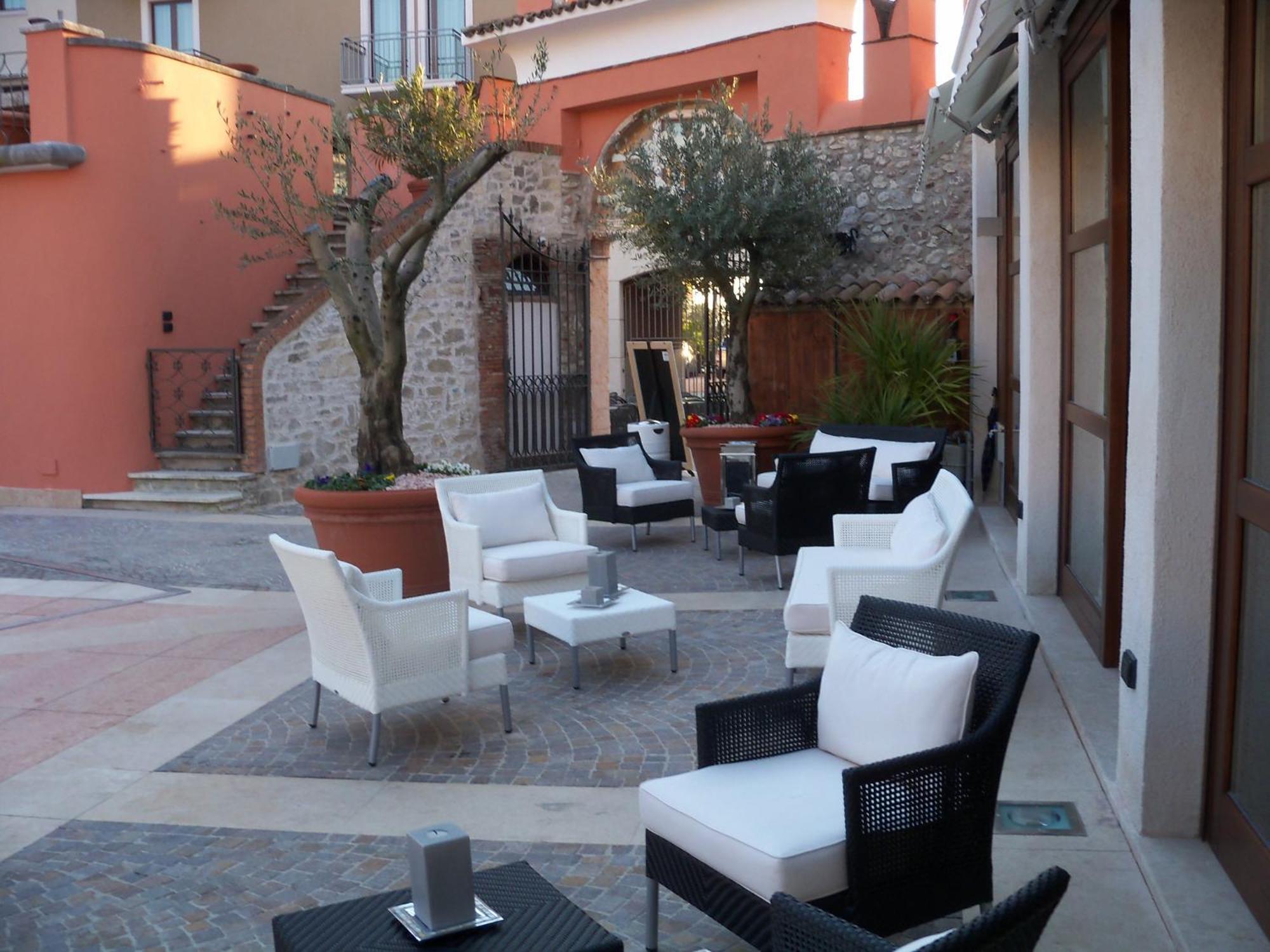 Corte San Luca Apartments บาร์โดลิโน ภายนอก รูปภาพ